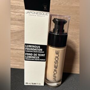 JAPONESQUE LUMINOUS FOUNDATION
Shade 01